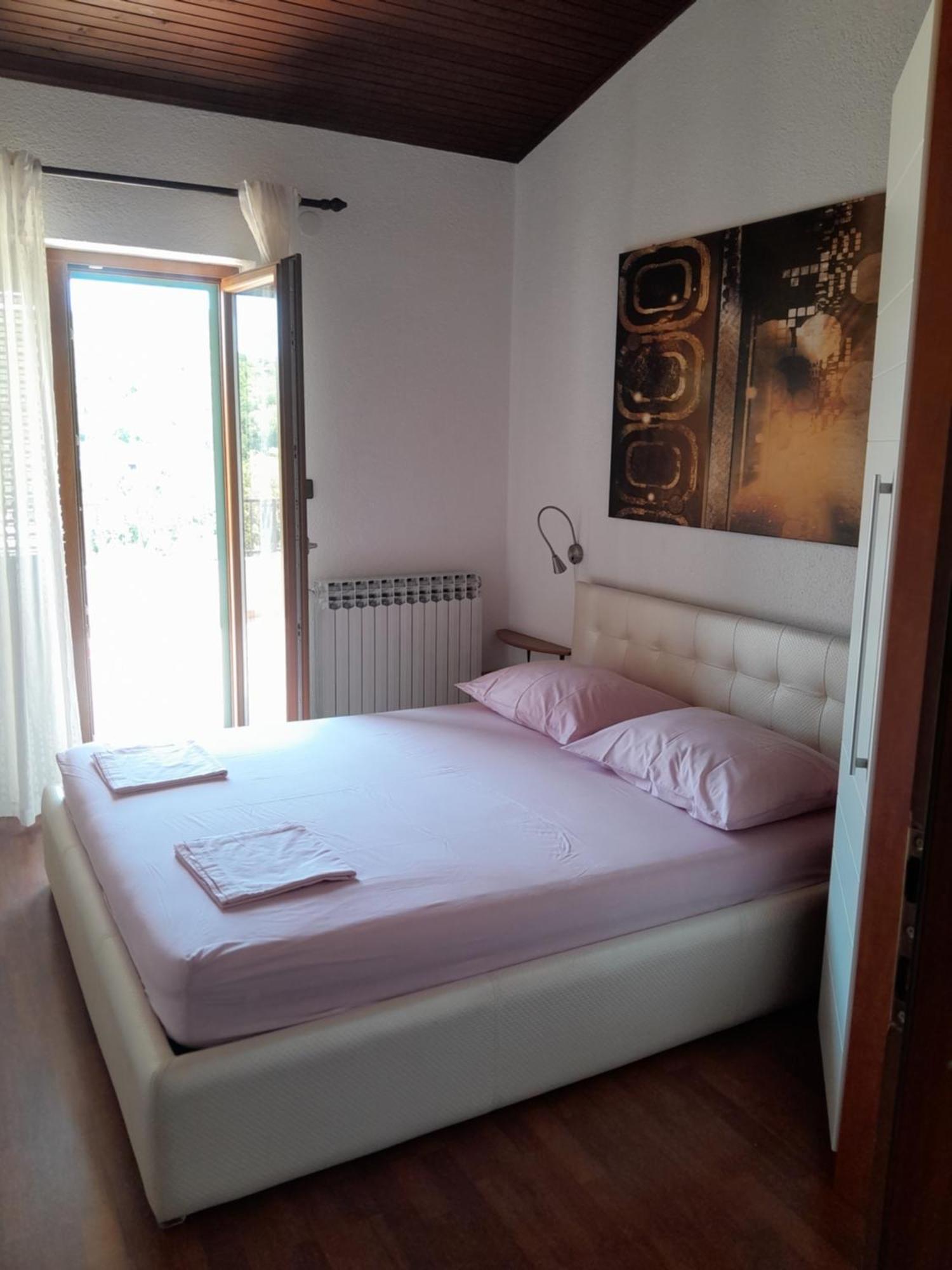 Guesthouse Ruza - Apartments Сен Екстериор снимка